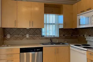 9355 SW 8th St, Boca Raton, FL 33428 - Photo 5