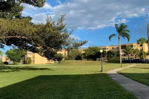 9355 SW 8th St, Boca Raton, FL 33428 - Photo 15