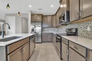 1304 Whitcombe Dr, Royal Palm Beach, FL 33411 - Photo 3