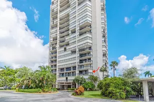 2425 Presidential Way, West Palm Beach, FL 33401 - Photo 1