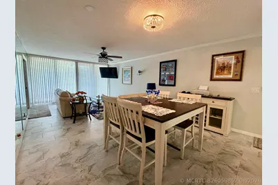2425 Presidential Way #304, West Palm Beach, FL 33401 - Photo 9