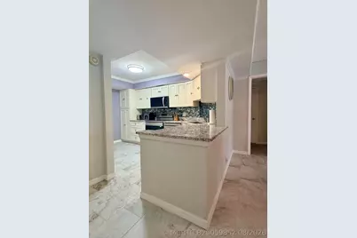 2425 Presidential Way #304, West Palm Beach, FL 33401 - Photo 5