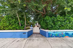 227 N M St, Lake Worth Beach, FL 33460 - Photo 1