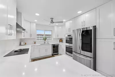 1040 Crystal Lake Drive #4, Deerfield Beach, FL 33064 - Photo 3