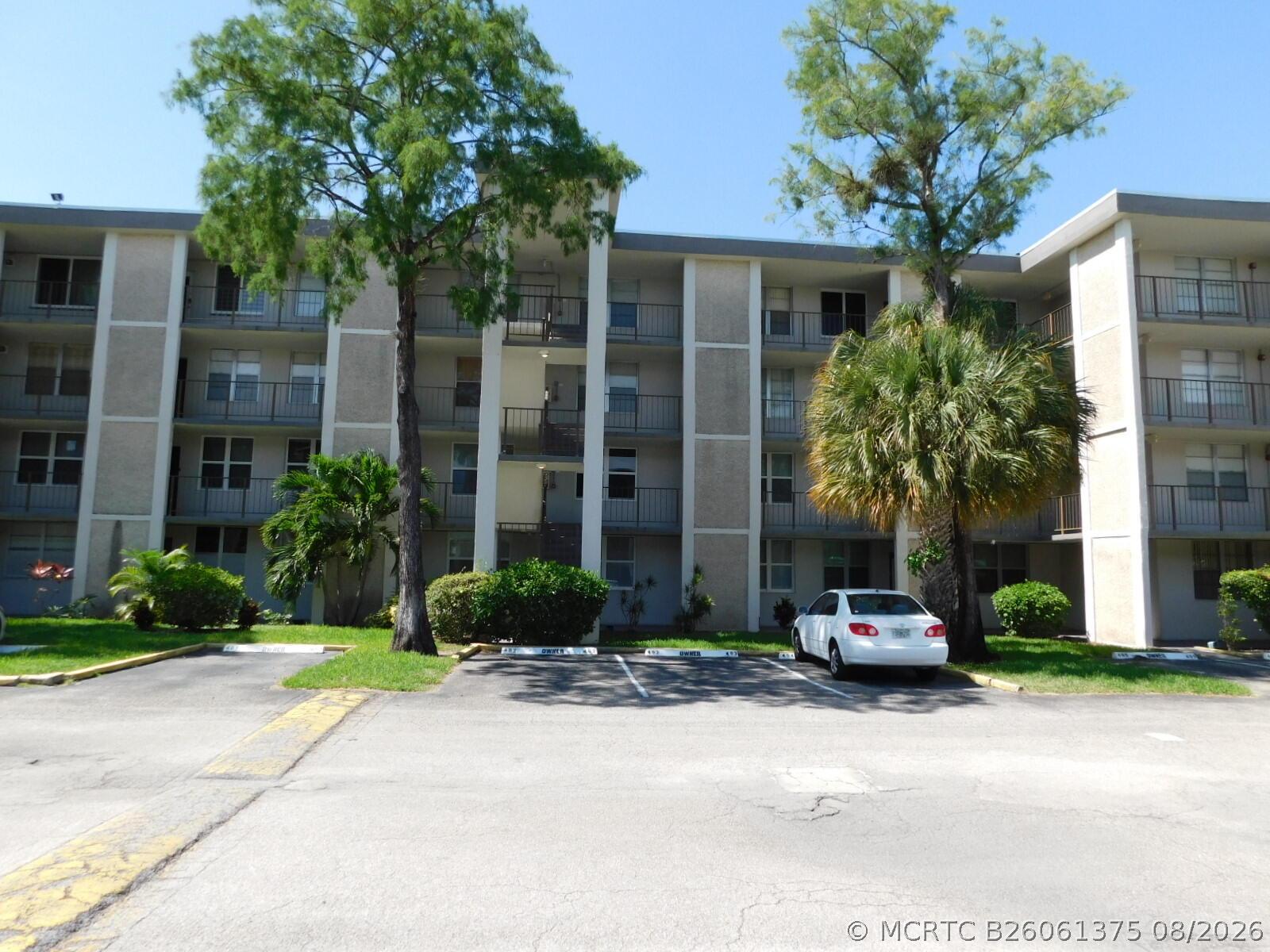 4851 NW 26th Ct #443 - 4851 NW 26th Ct #443, Lauderdale Lakes, FL 33313 Luxury Property | Jose Angel Pina
