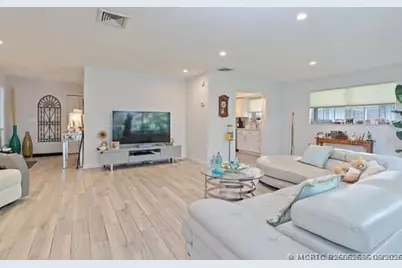 415 Pine Tree Court #16, Atlantis, FL 33462 - Photo 5