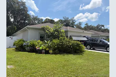 5250 Oakland Lake Circle, Fort Pierce, FL 34951 - Photo 3