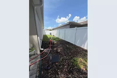 5250 Oakland Lake Circle, Fort Pierce, FL 34951 - Photo 19