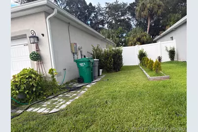 5250 Oakland Lake Circle, Fort Pierce, FL 34951 - Photo 5