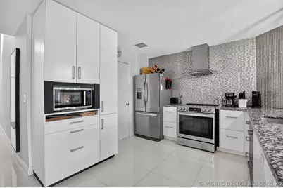 2260 Discovery Circle W, Deerfield Beach, FL 33442 - Photo 5