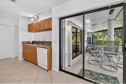 327 NW 36th Avenue, Deerfield Beach, FL 33442 - Photo 17
