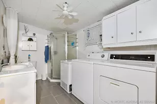 8670 SW 18th Pl, Davie, FL 33324 - Photo 13