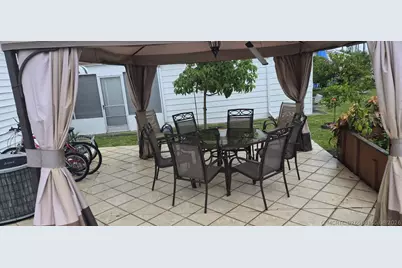 8670 SW 18th Place, Davie, FL 33324 - Photo 17