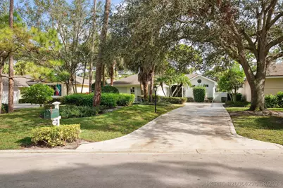 1018 Carolina Circle SW, Vero Beach, FL 32962 - Photo 3