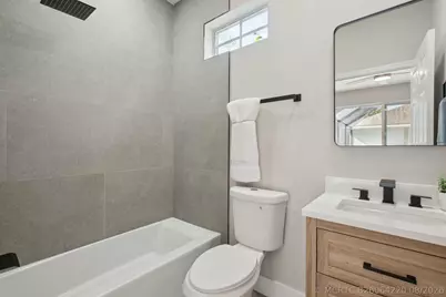 1018 Carolina Circle SW, Vero Beach, FL 32962 - Photo 37