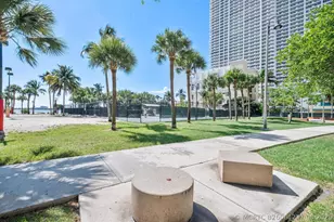 1750 N Bayshore Dr, Miami, FL 33132 - Photo 39
