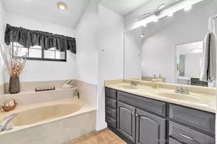 8099 Cassia Dr, Boynton Beach, FL 33472 - Photo 25