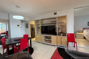 20335 W Country Club Dr, Aventura, FL 33180 - Photo 11