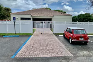 3100 W Rolling Hills Cir, Davie, FL 33328 - Photo 37