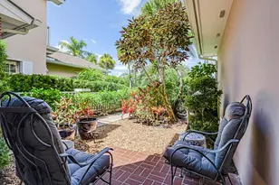 219 E Park Shores Cir, Indian River Shores, FL 32963 - Photo 9