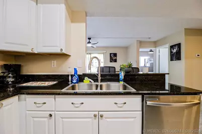 450 Palm Circle W #106, Pembroke Pines, FL 33025 - Photo 21