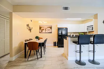 450 Palm Circle W #106, Pembroke Pines, FL 33025 - Photo 9