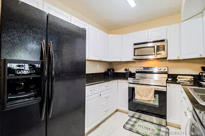 450 Palm Circle W #106, Pembroke Pines, FL 33025 - Photo 17