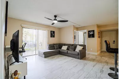 450 Palm Circle W #106, Pembroke Pines, FL 33025 - Photo 11