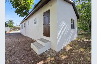 1880 NW 65th Street, Miami, FL 33147 - Photo 31
