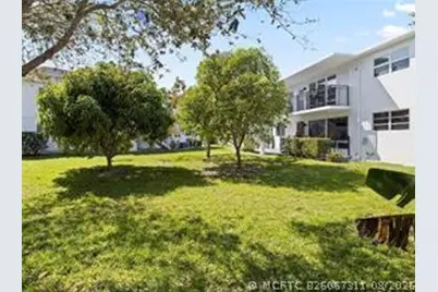 1050 SE 14th Place #15B, Fort Lauderdale, FL 33316 - Photo 3