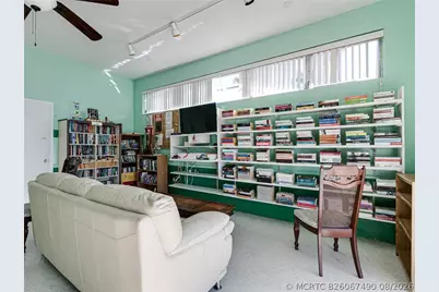 815 SW 10th Terrace #17V, Hallandale Beach, FL 33009 - Photo 17