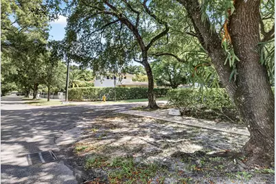 1015 Madrid Street, Coral Gables, FL 33134 - Photo 33