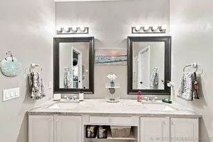 1686 SW Harbour Isles Cir, Port Saint Lucie, FL 34986 - Photo 17