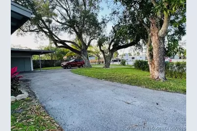 2401 Andros Lane, Fort Lauderdale, FL 33312 - Photo 9