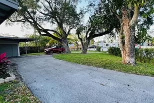 2401 Andros Ln, Fort Lauderdale, FL 33312 - Photo 9