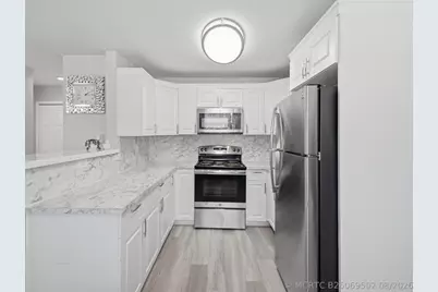 226 E Gateway Boulevard, Boynton Beach, FL 33435 - Photo 11