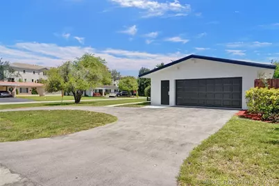 4017 NE 18th Avenue, Oakland Park, FL 33334 - Photo 1