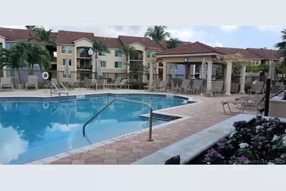 819 Villa Circle, Boynton Beach, FL 33435 - Photo 9