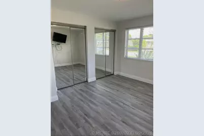1211 W 27th Street, Riviera Beach, FL 33404 - Photo 5