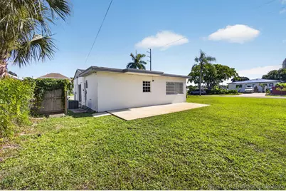 304 Cypress Drive, Lake Park, FL 33403 - Photo 37