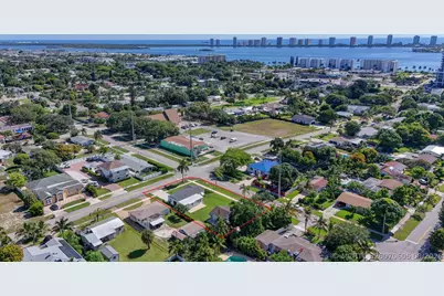 304 Cypress Drive, Lake Park, FL 33403 - Photo 73