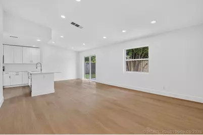386 NW 40th Terrace, Deerfield Beach, FL 33442 - Photo 7