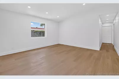 386 NW 40th Terrace, Deerfield Beach, FL 33442 - Photo 11
