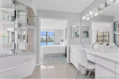 3530 Mystic Pointe Drive #910, Aventura, FL 33180 - Photo 15