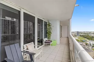 1717 N Bayshore Dr, Miami, FL 33132 - Photo 29