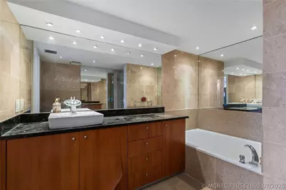 1717 N Bayshore Drive #3040, Miami, FL 33132 - Photo 37