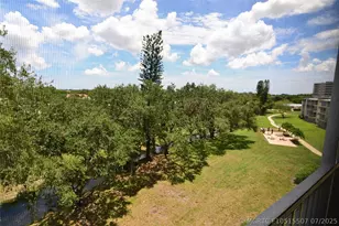 3575 Brokenwoods Dr, Coral Springs, FL 33065 - Photo 19