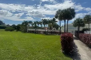 795 Crystal Lake Dr, Deerfield Beach, FL 33064 - Photo 5