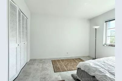 669 W Oakland Park Boulevard #220b, Oakland Park, FL 33311 - Photo 15