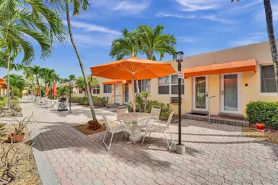 329 Connecticut Street #107, Hollywood, FL 33019 - Photo 3